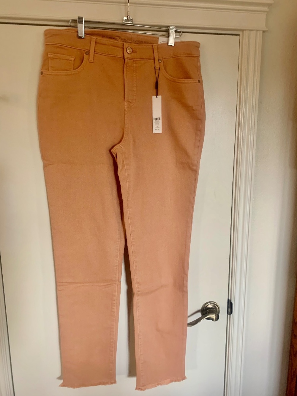 Chico's So Slimming Girlfriend Jeans in Pink Clay, size 1.5 Tall (US size 10)